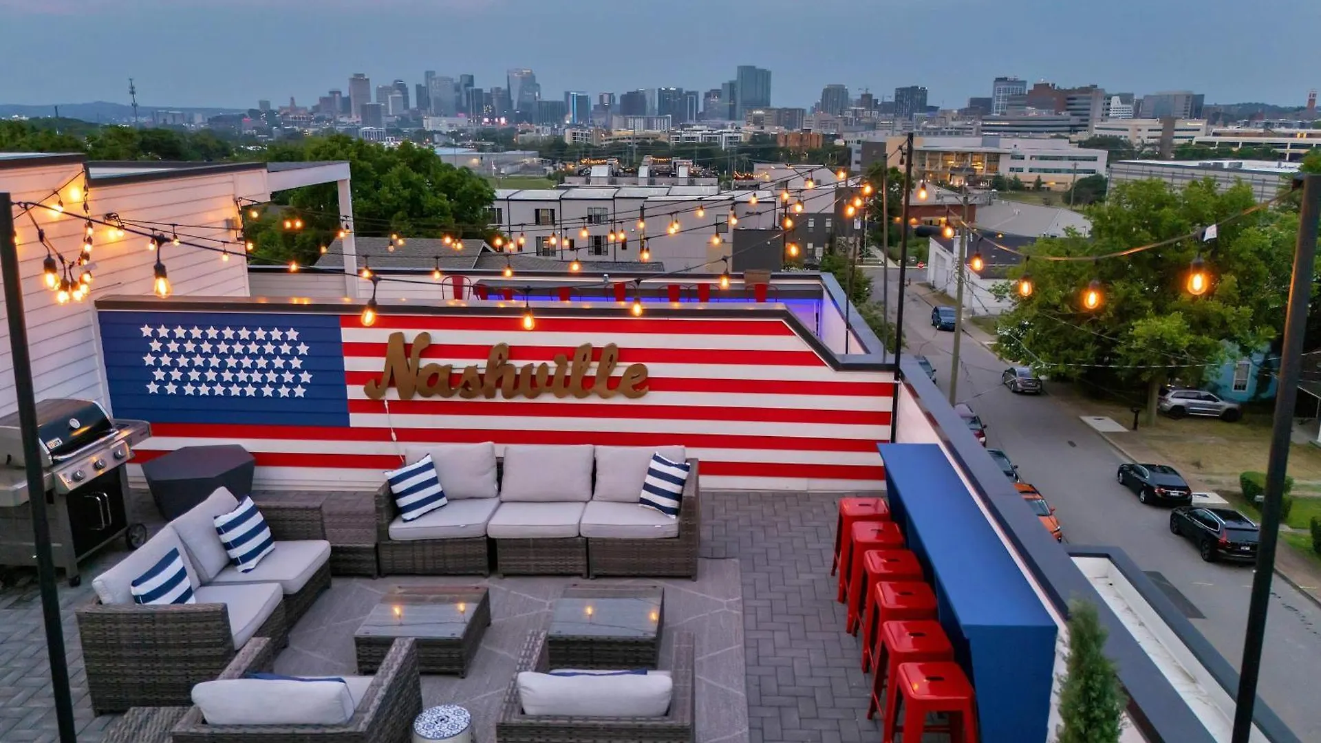 Rooftop Deck & Shuffleboard Bbq Near Downtown Nashville 0*,  USA