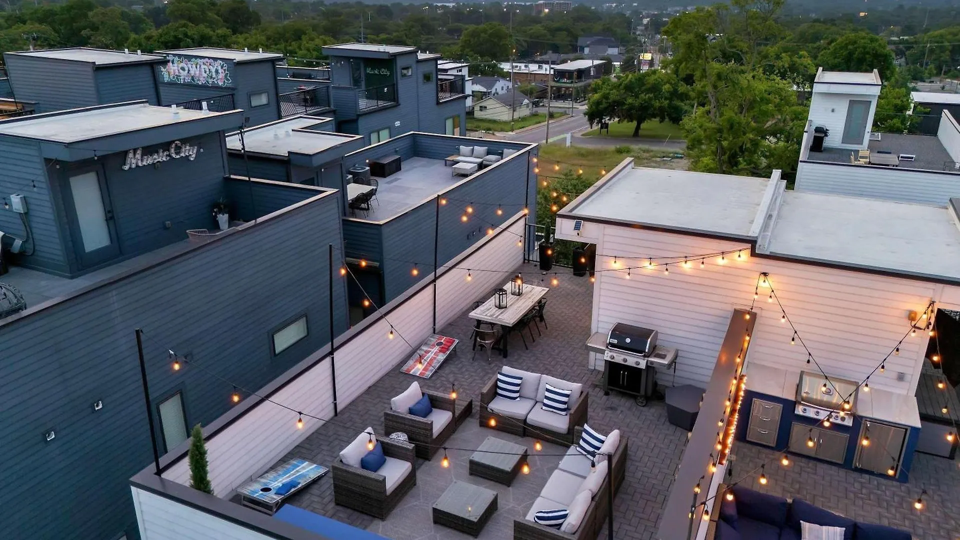 Holiday home Rooftop Deck & Shuffleboard Bbq Near Downtown Nashville