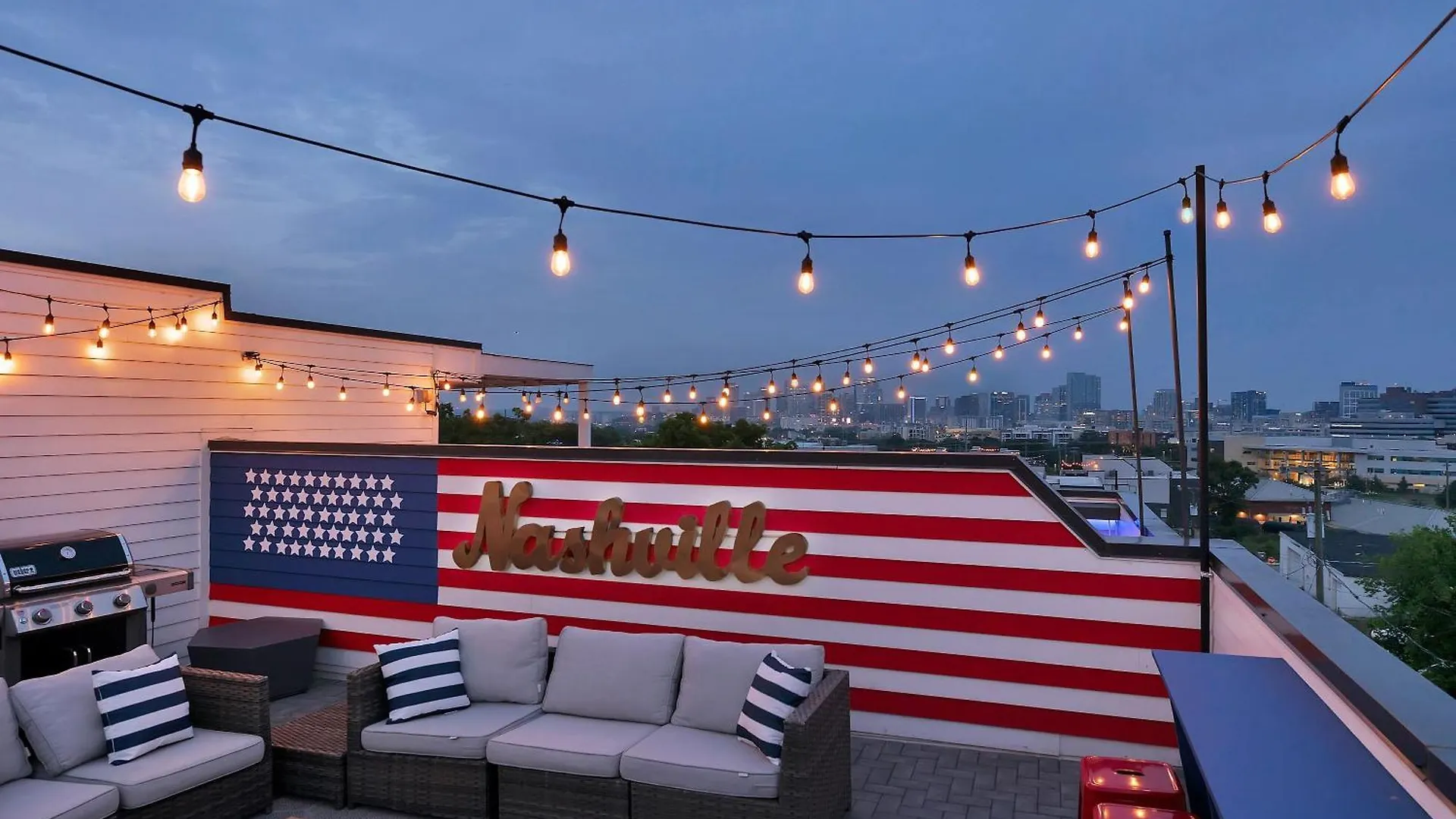 Rooftop Deck & Shuffleboard Bbq Near Downtown Nashville