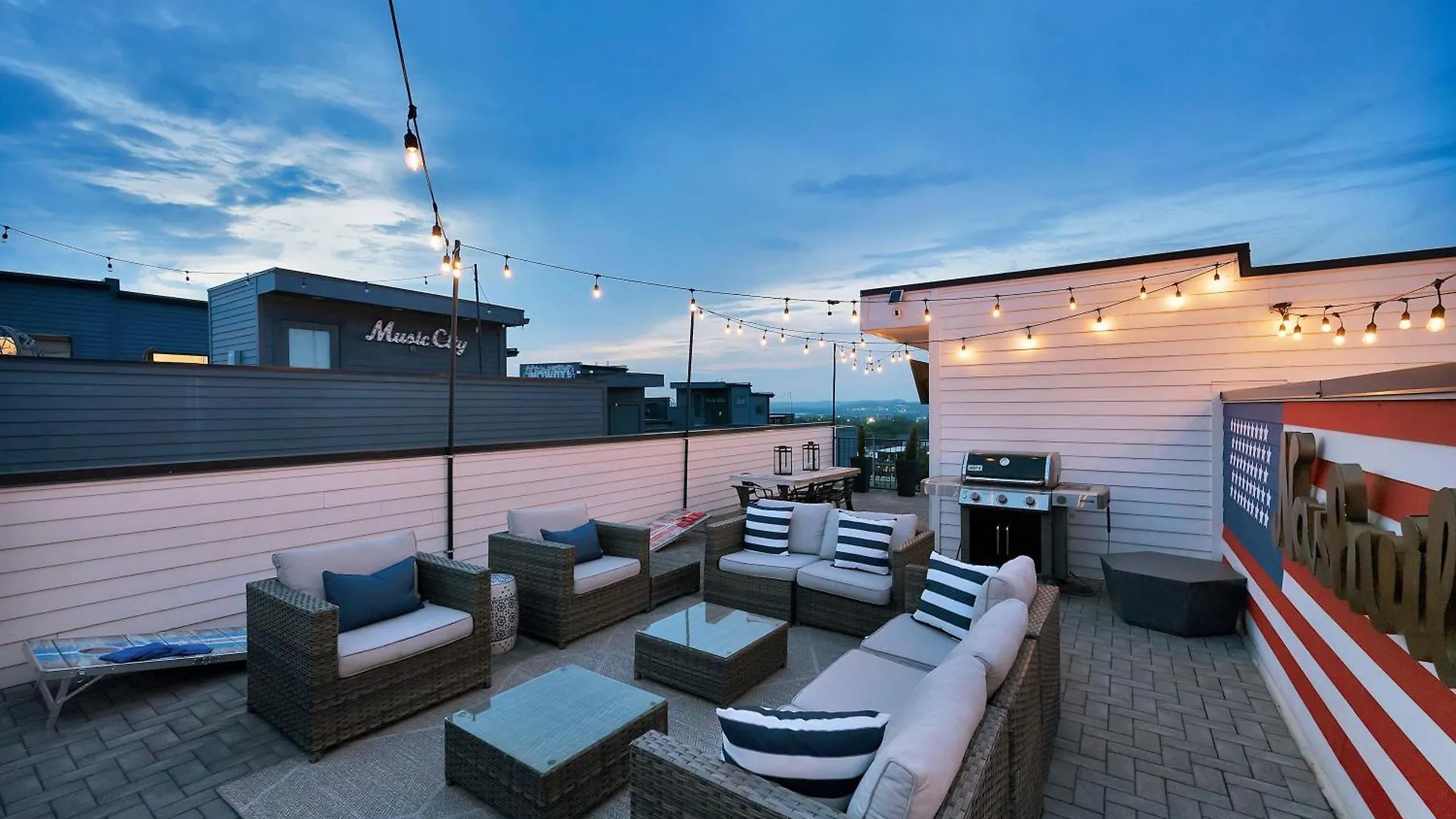 Rooftop Deck & Shuffleboard Bbq Near Downtown Nashville