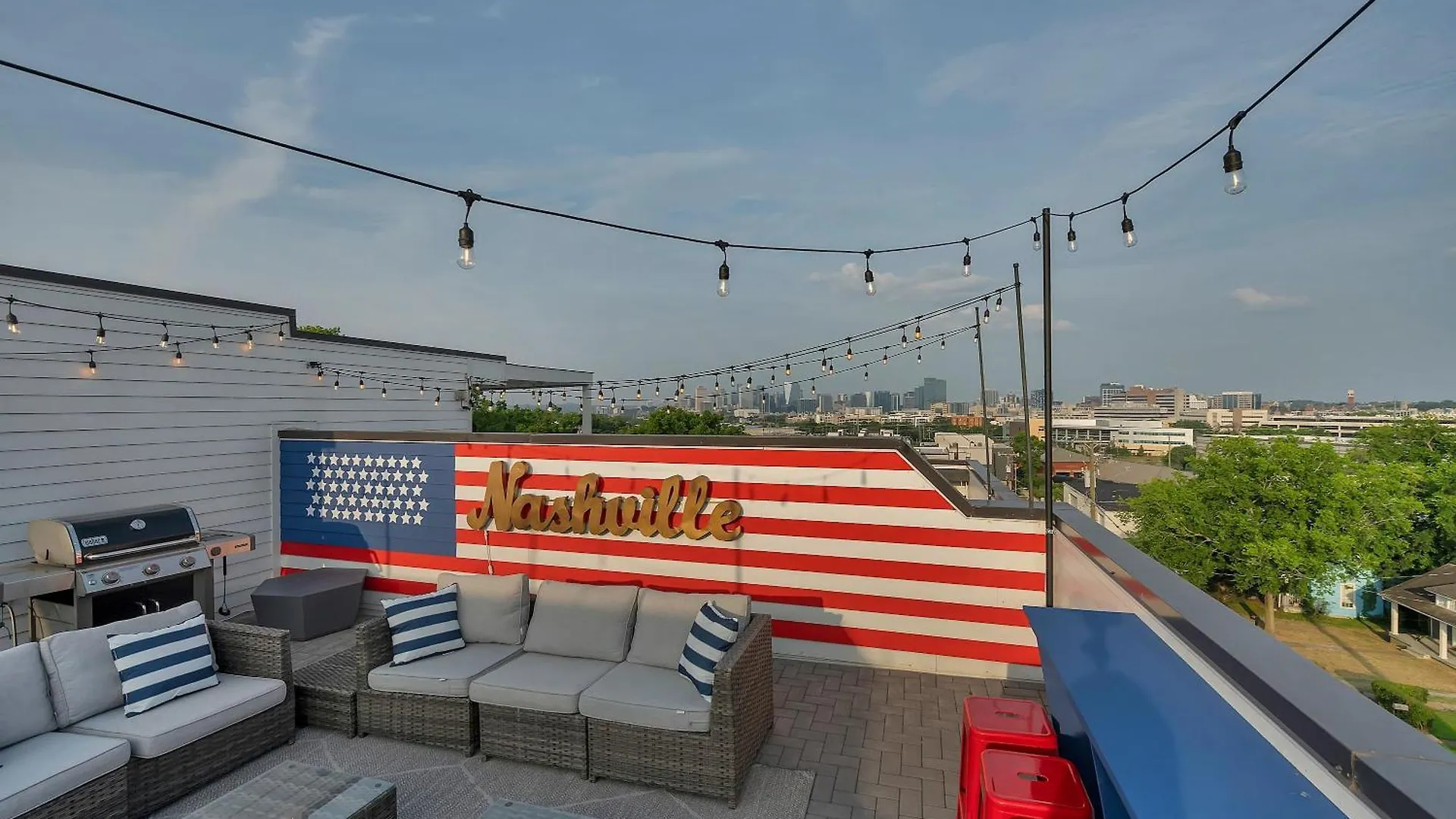 Holiday home Rooftop Deck & Shuffleboard Bbq Near Downtown Nashville